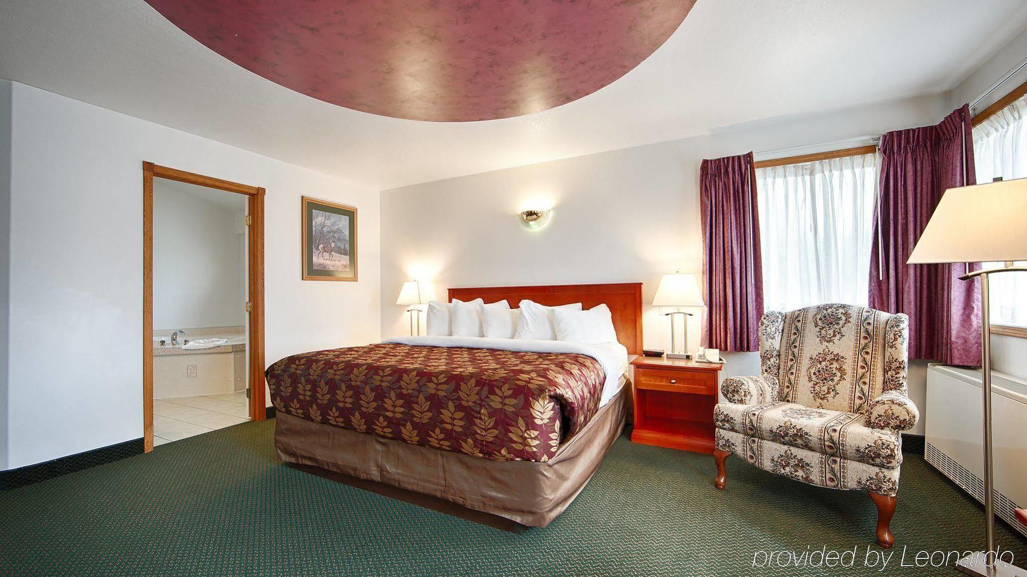 White Wolf Inn Hinton Bagian luar foto